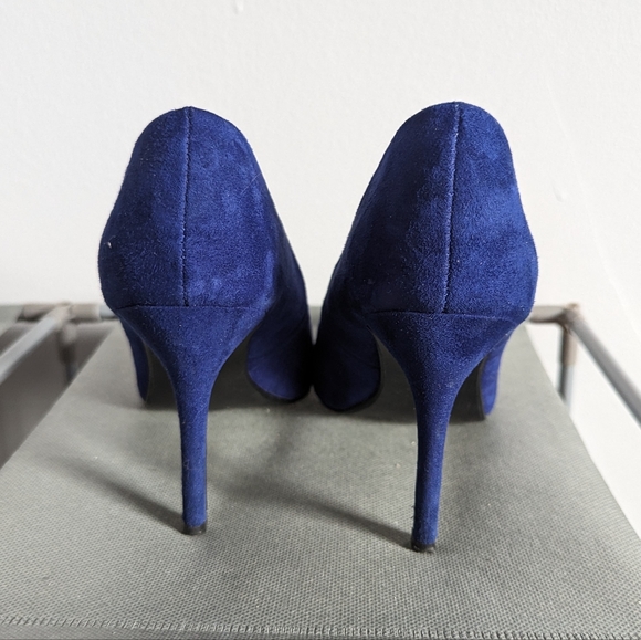 🛍️$5 Promo🛍️Blue Faux Suede Shoes - Picture 6 of 10